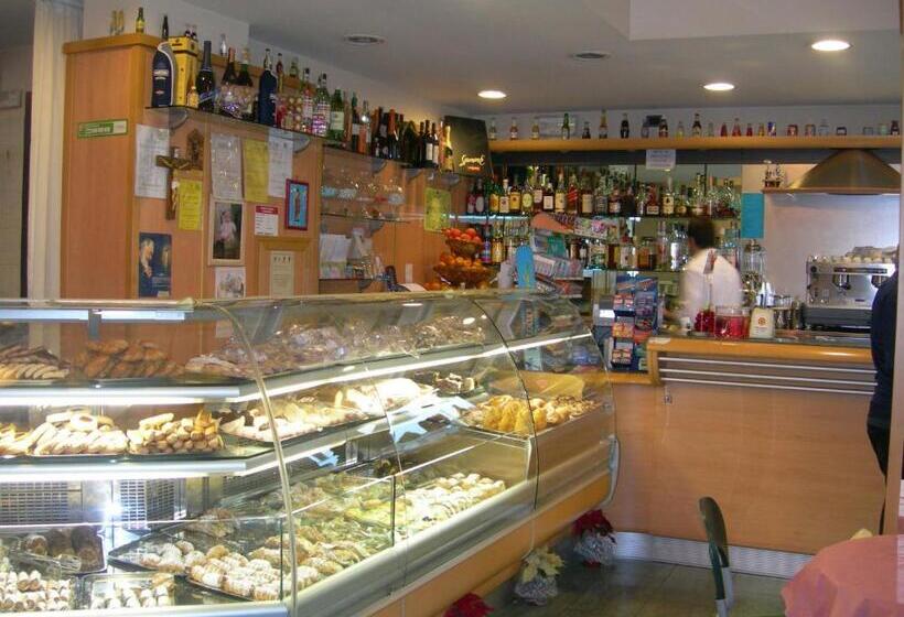 פנסיון Caffè Nuovo 2 Holiday Rooms