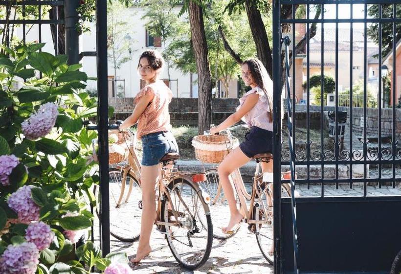 بنسيون Casina Le Conserve