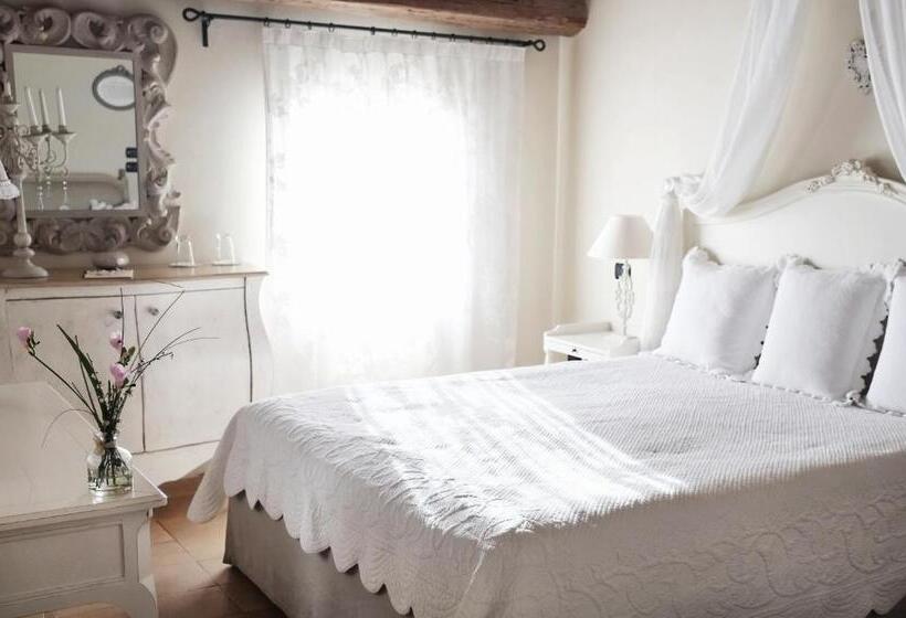 بنسيون Casina Le Conserve