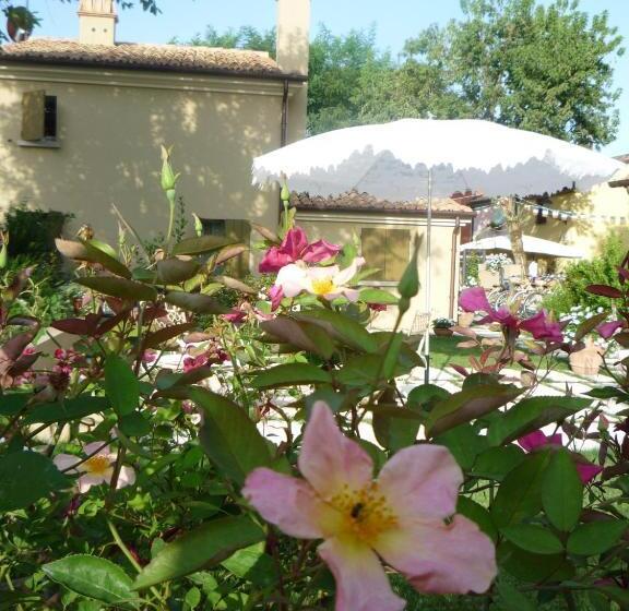 بنسيون Casina Le Conserve