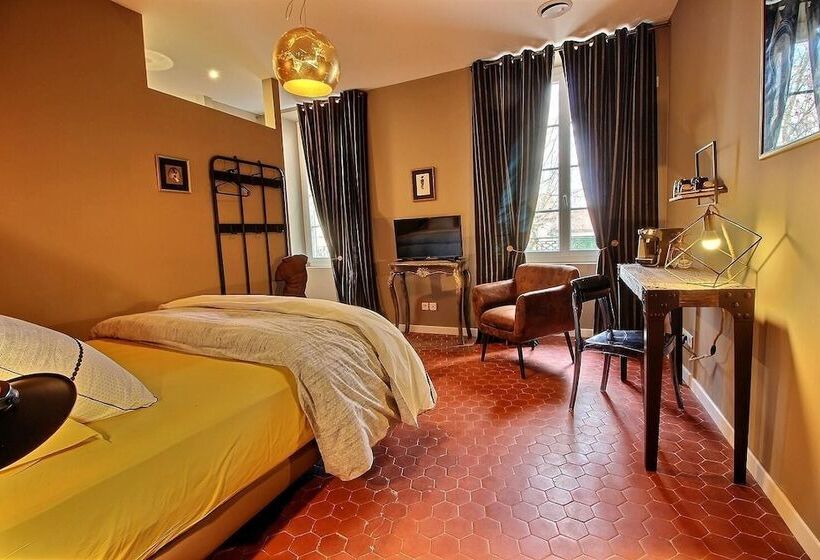 Пансион Effets Personnels