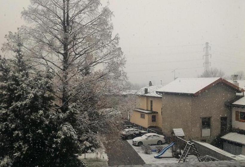 پانسیون Affittacamere Valchiavenna Foresteria In Tranquilla Villa Signorile Con Comodo Parcheggio Privato