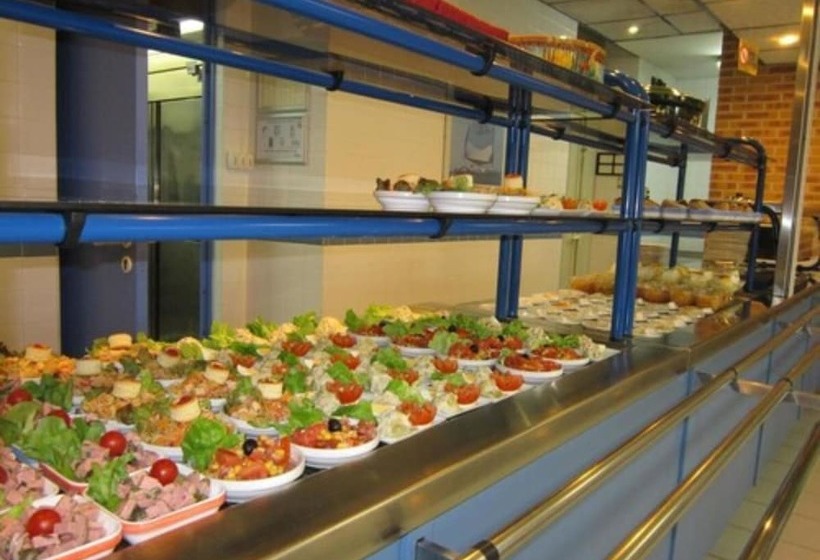 Общежитие Auberge De Jeunesse De Saintes