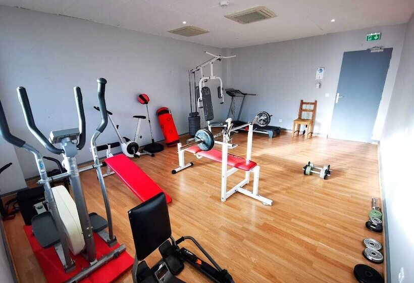 Paris Par Trains, Area, Studios Avec Salle De Bain Et Kitchenette Privées, Ou, Chambres Avec Salles