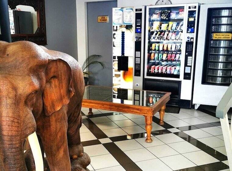 Paris Par Trains, Area, Studios Avec Salle De Bain Et Kitchenette Privées, Ou, Chambres Avec Salles