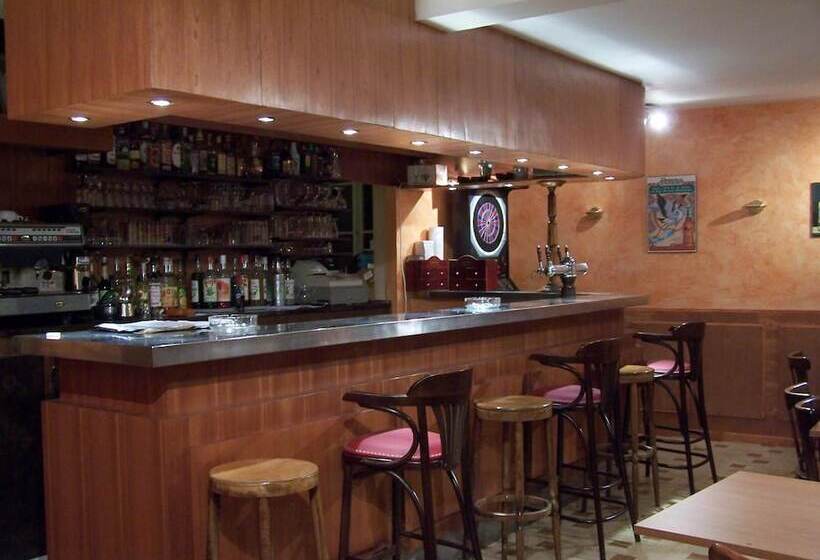 호텔 De La Pomme D'or