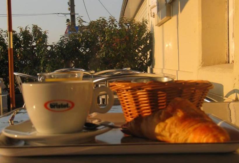 فندق Hôtel L'arbousier