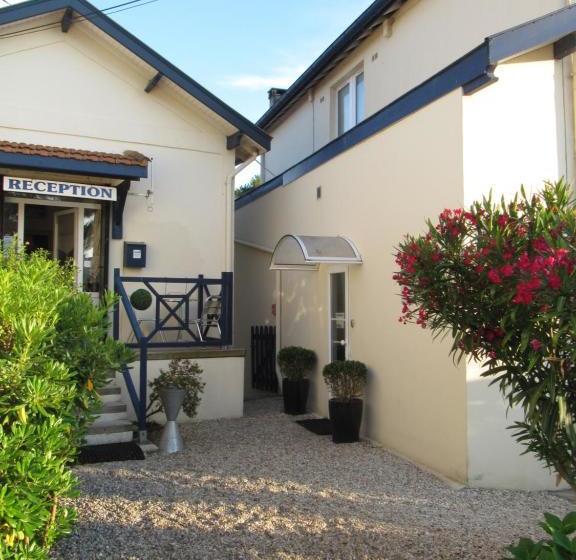 فندق Hôtel L'arbousier