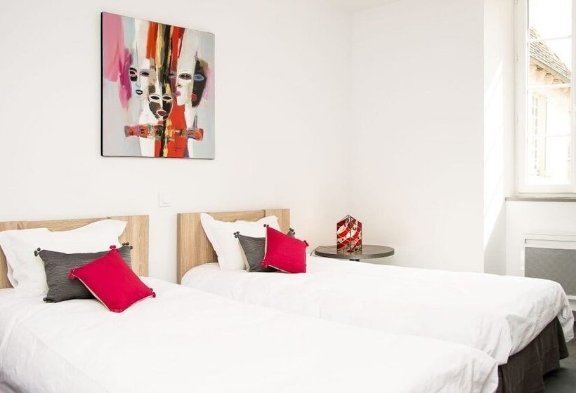 פנסיון Les Pirondeaux