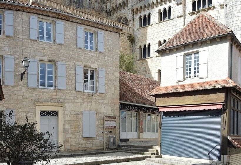 פנסיון Les Pirondeaux