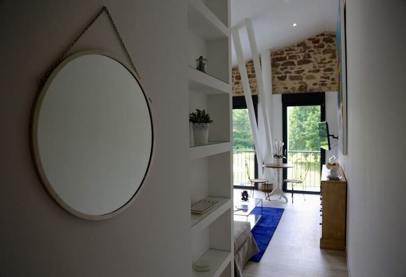 بنسيون La Maison D Inès And Ugolin & Spa