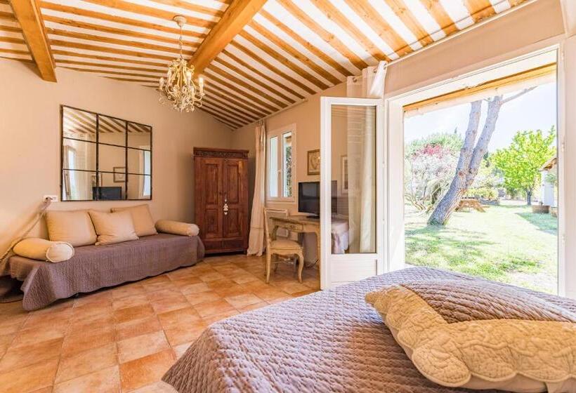 Пансион Jade En Provence