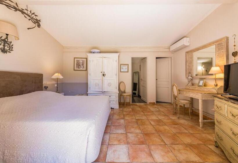 Пансион Jade En Provence