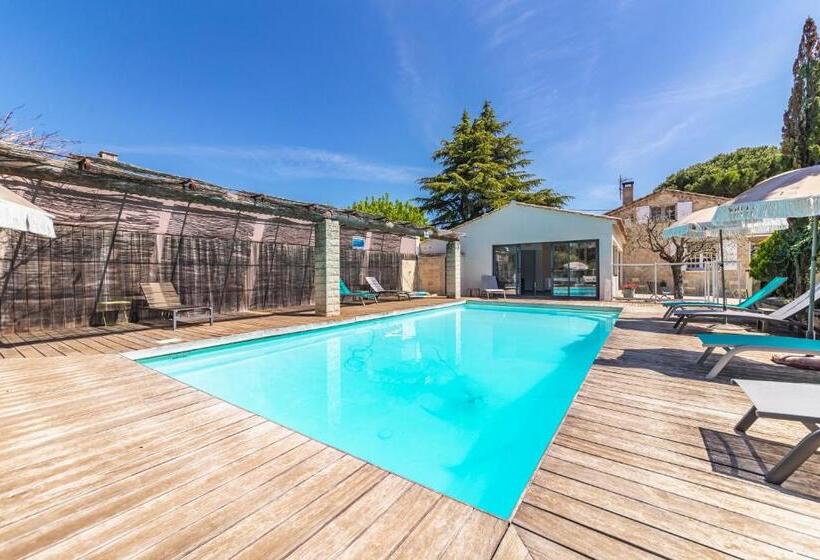 Пансион Jade En Provence