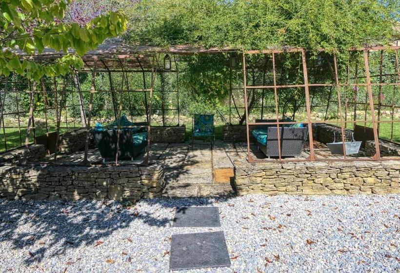 Пансион Jade En Provence