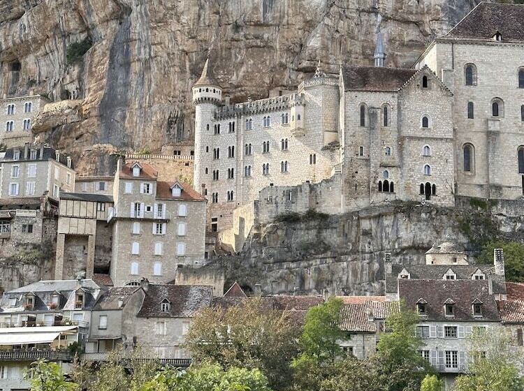 Пансион Les Hauts De Saulies