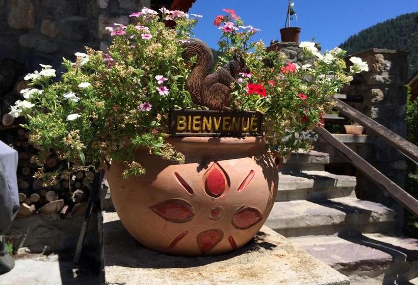 فندق صغير Chambres D'hôtes Les Murès Du Mercantour