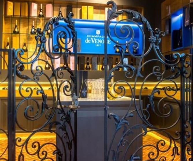 Les Suites Du Champagne De Venoge