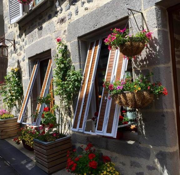 بنسيون L Escale De Camille