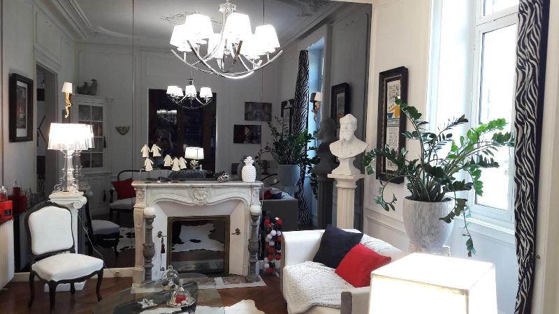 پانسیون Les Lamartine Chambres D Hôtes