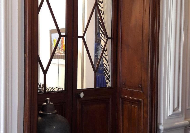 پانسیون Les Lamartine Chambres D Hôtes