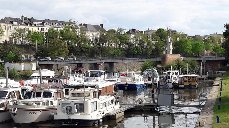 پانسیون Les Lamartine Chambres D Hôtes