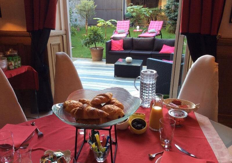 پانسیون Les Lamartine Chambres D Hôtes