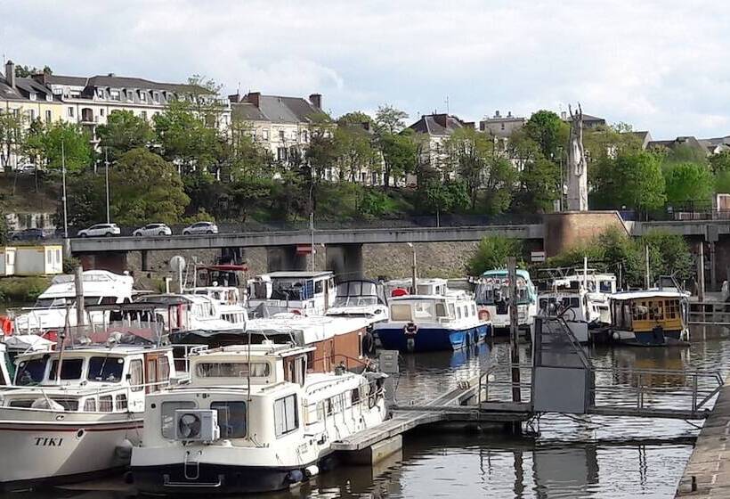 پانسیون Les Lamartine Chambres D Hôtes