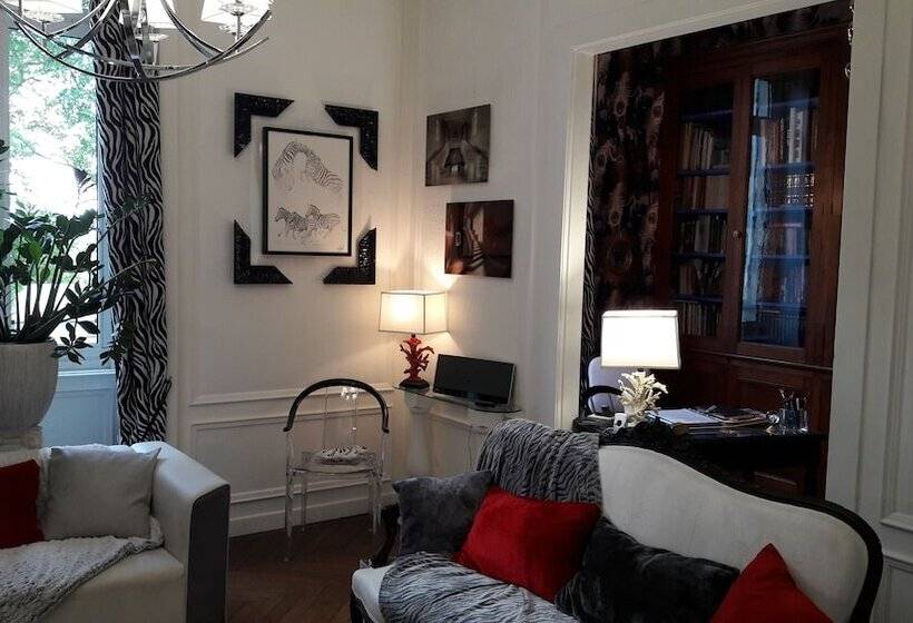 پانسیون Les Lamartine Chambres D Hôtes