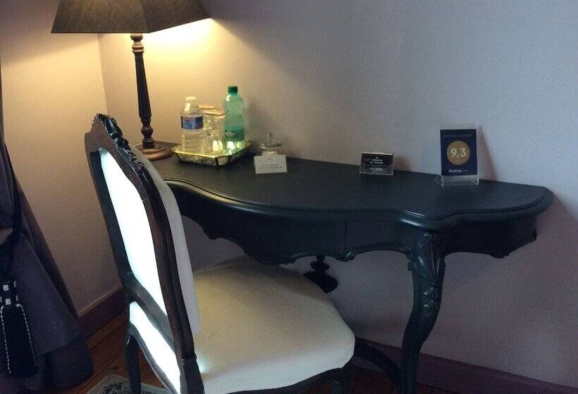 پانسیون Les Lamartine Chambres D Hôtes