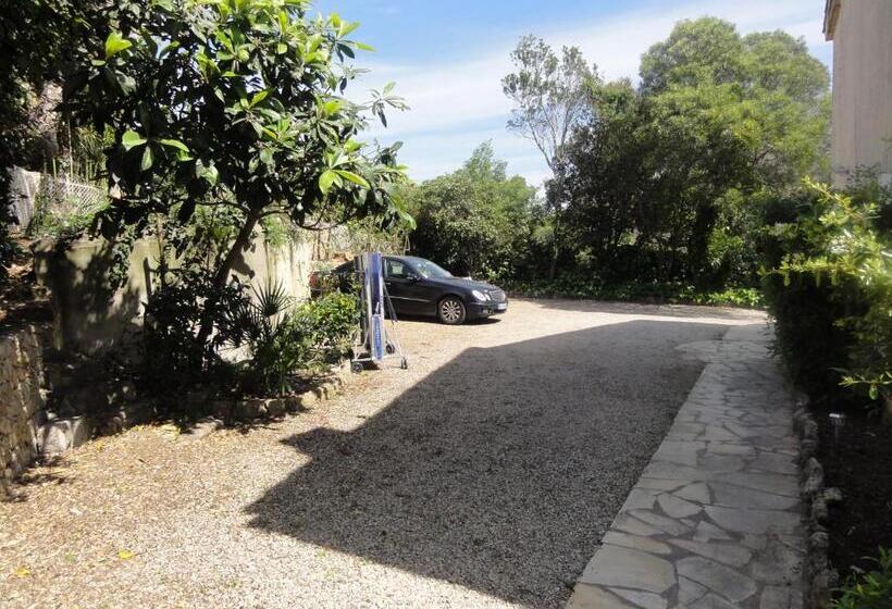 Пансион Au Reveil Des Cigales