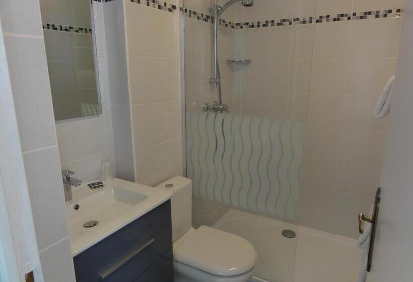 Пансион Au Reveil Des Cigales