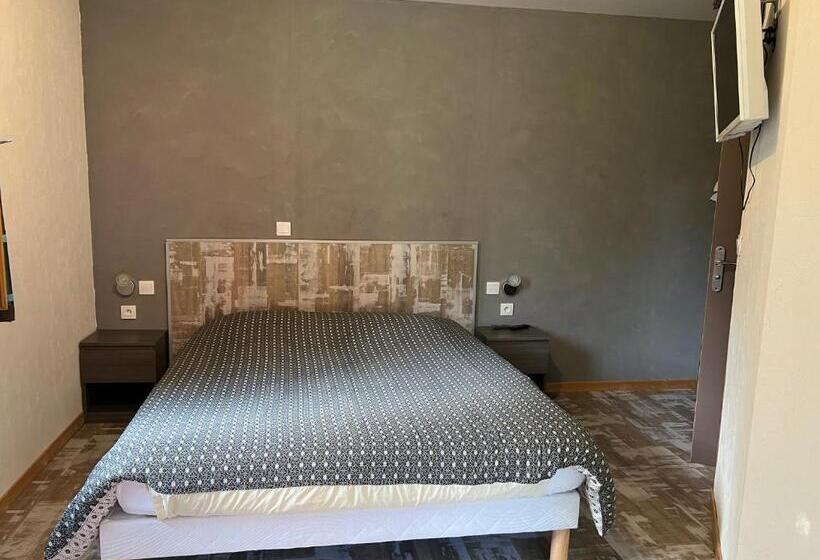 بنسيون Auberge Restaurant La Roseraie