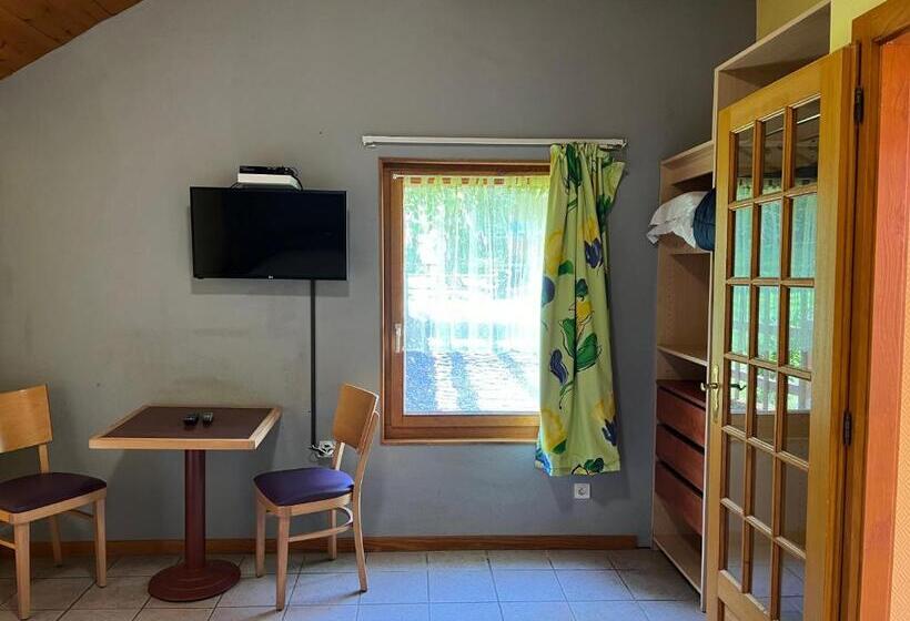 بنسيون Auberge Restaurant La Roseraie