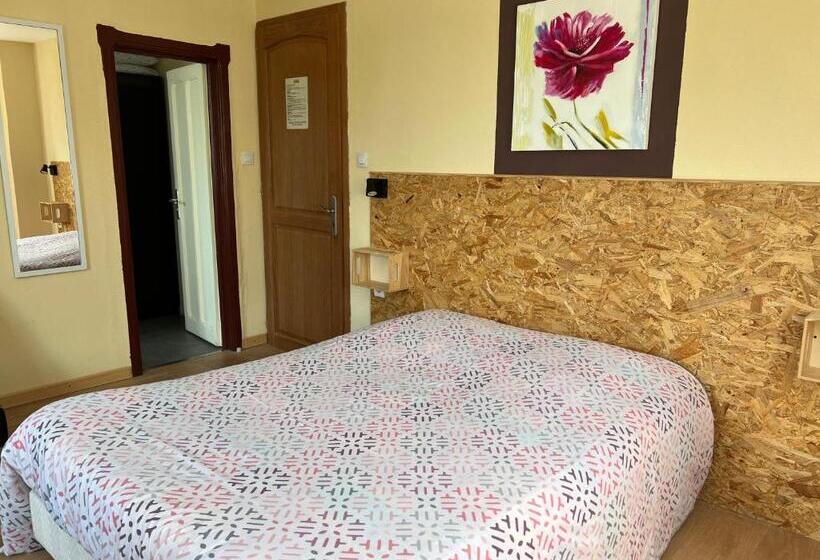 بنسيون Auberge Restaurant La Roseraie