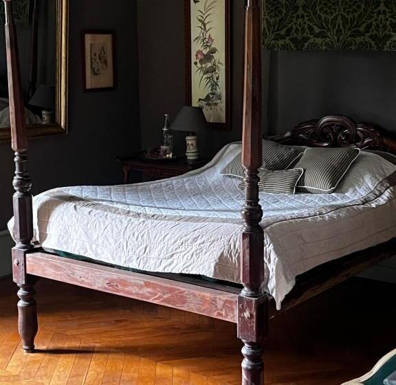 膳宿费 Chateau De Martigny