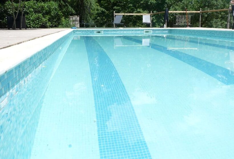 펜션 Chateau La Bouriette