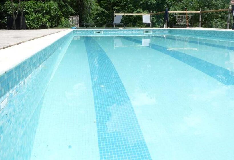 ペンション Chateau La Bouriette