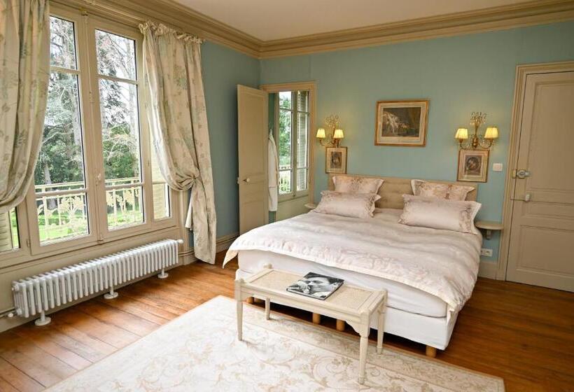 펜션 Château De La Chaix