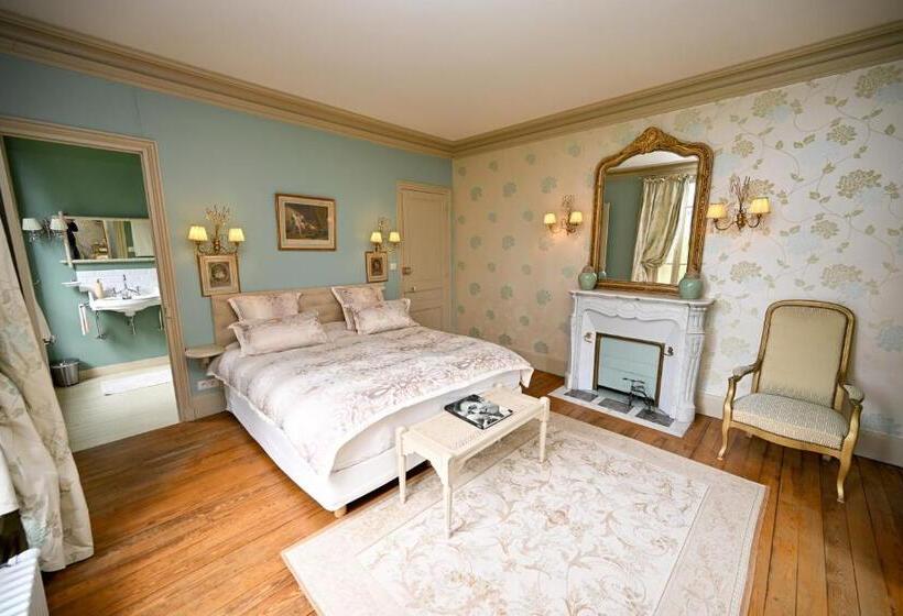 펜션 Château De La Chaix