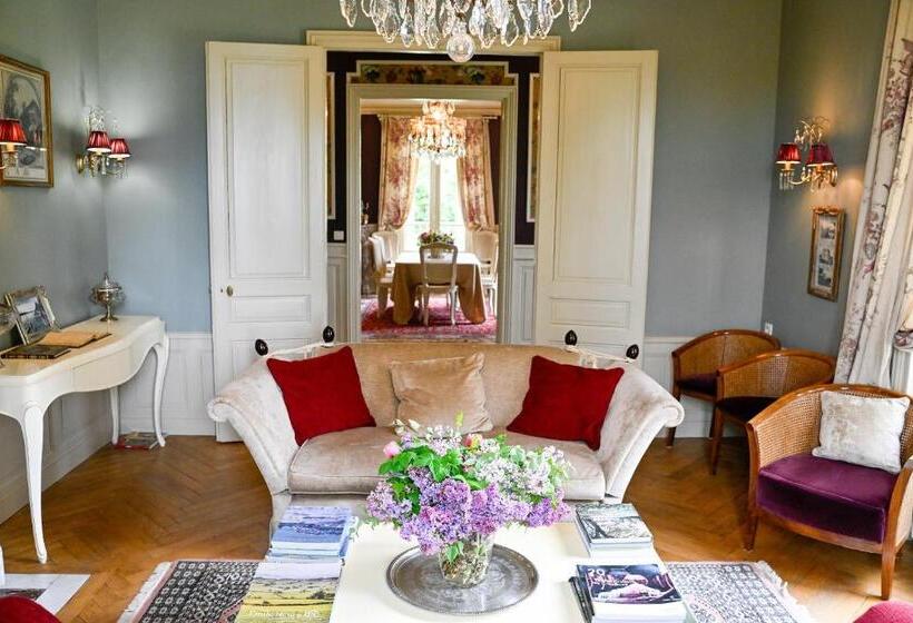 펜션 Château De La Chaix