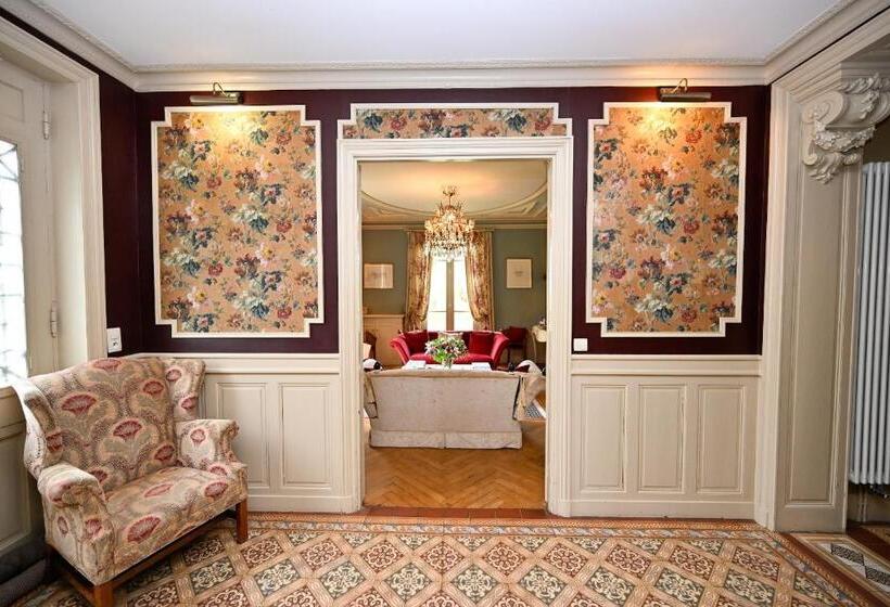 Пансион Château De La Chaix