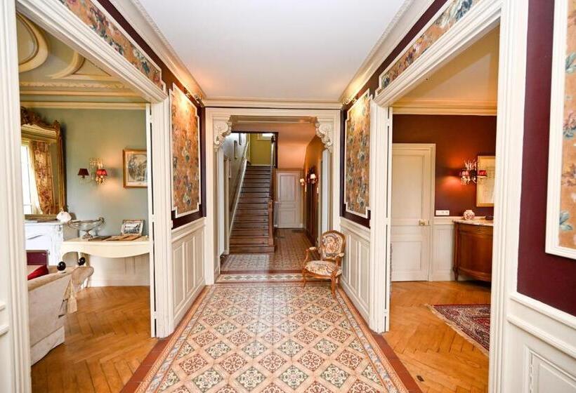 Пансион Château De La Chaix