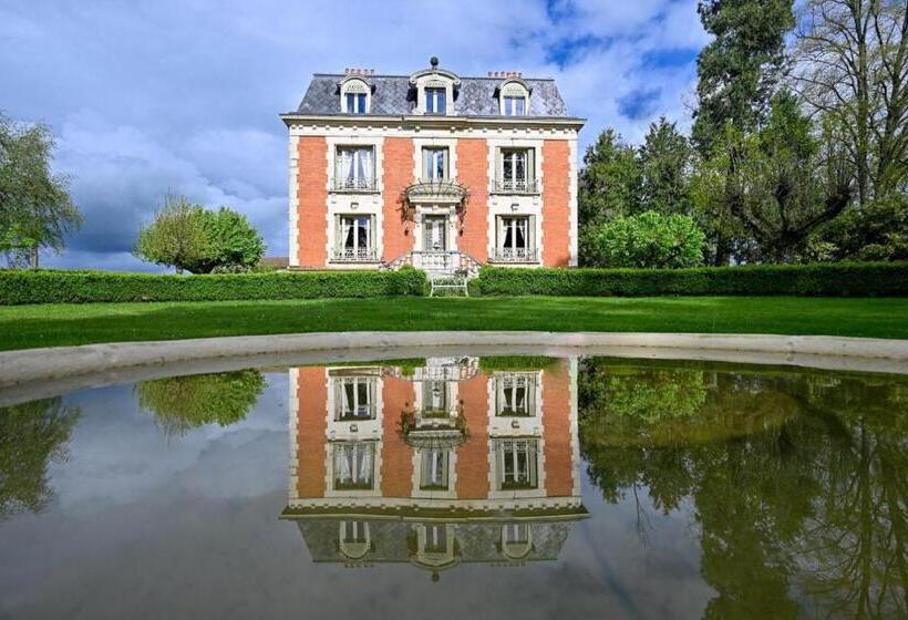 Пансион Château De La Chaix