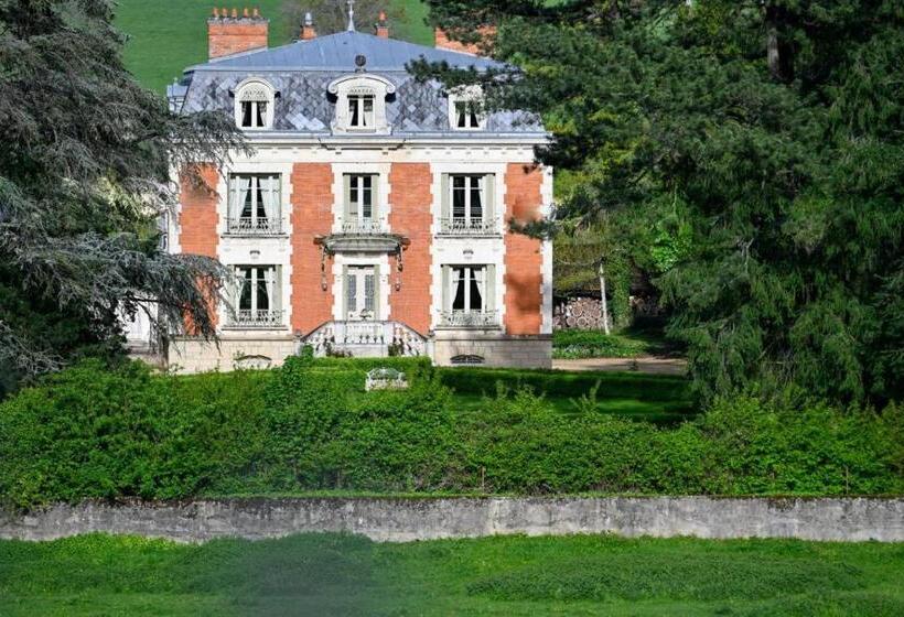 펜션 Château De La Chaix