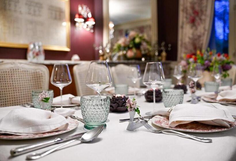 펜션 Château De La Chaix