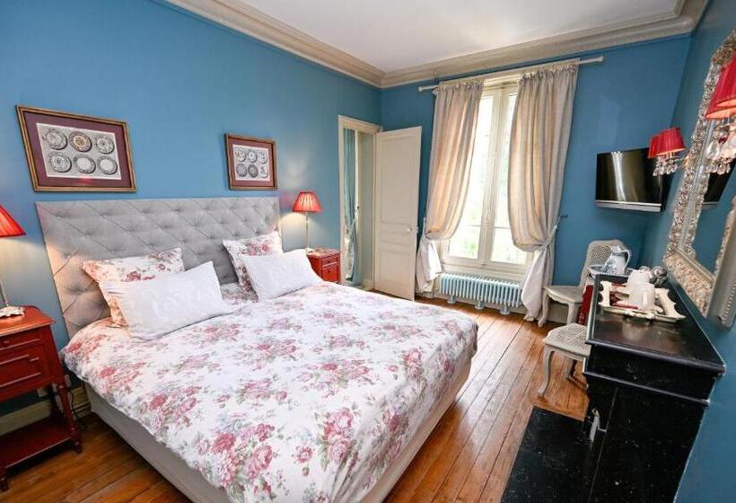 펜션 Château De La Chaix