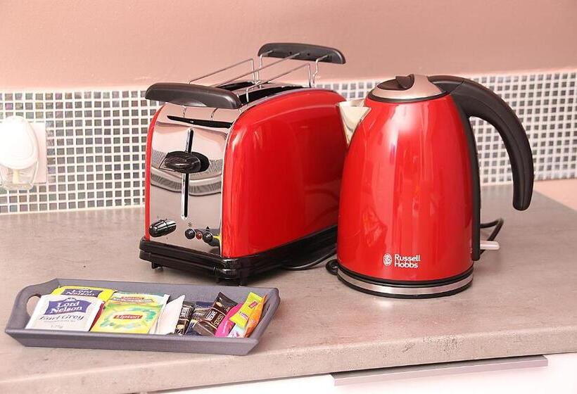 Пансион L Eden Orly Aéroport