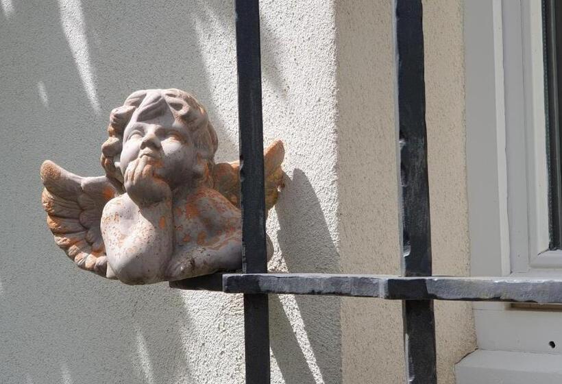 بنسيون La Ruette Aux Loups