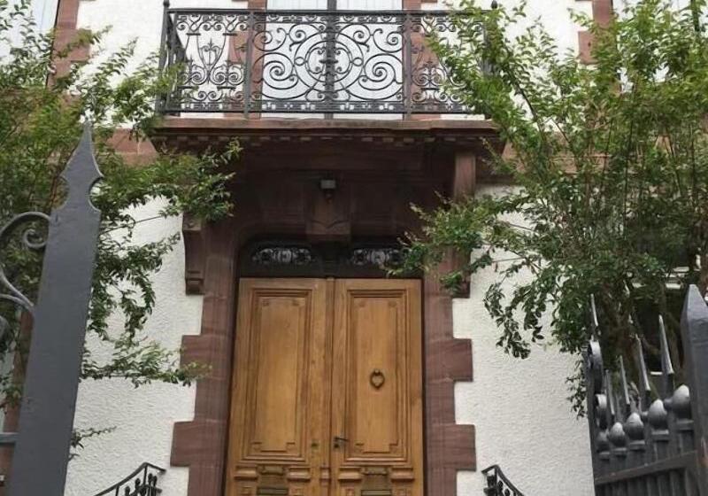 פנסיון La Villa Esponda